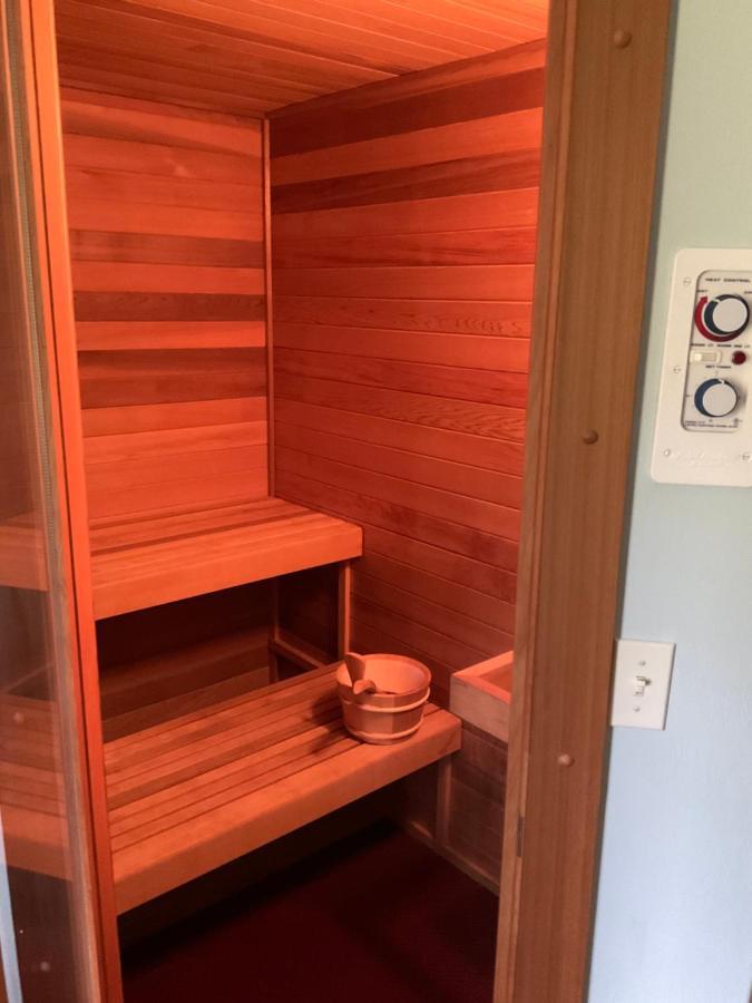 Lakeside Villa Котидж Гроув Екстериор снимка